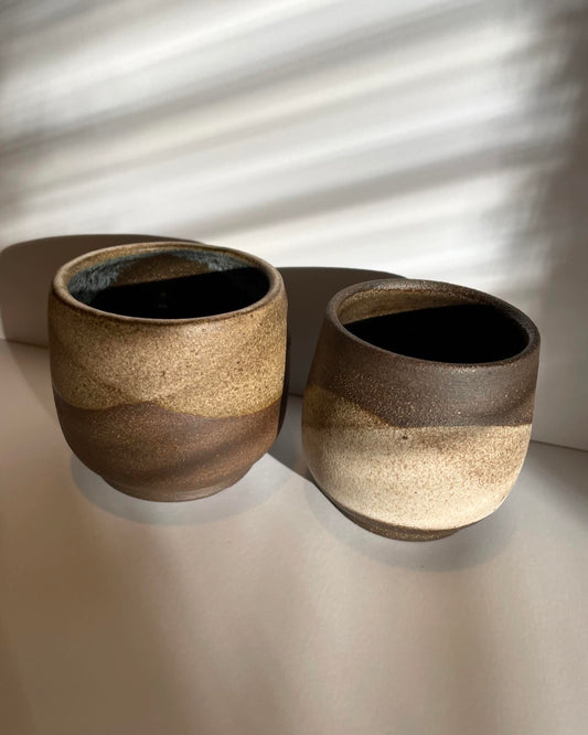 A - cups (brown/white)