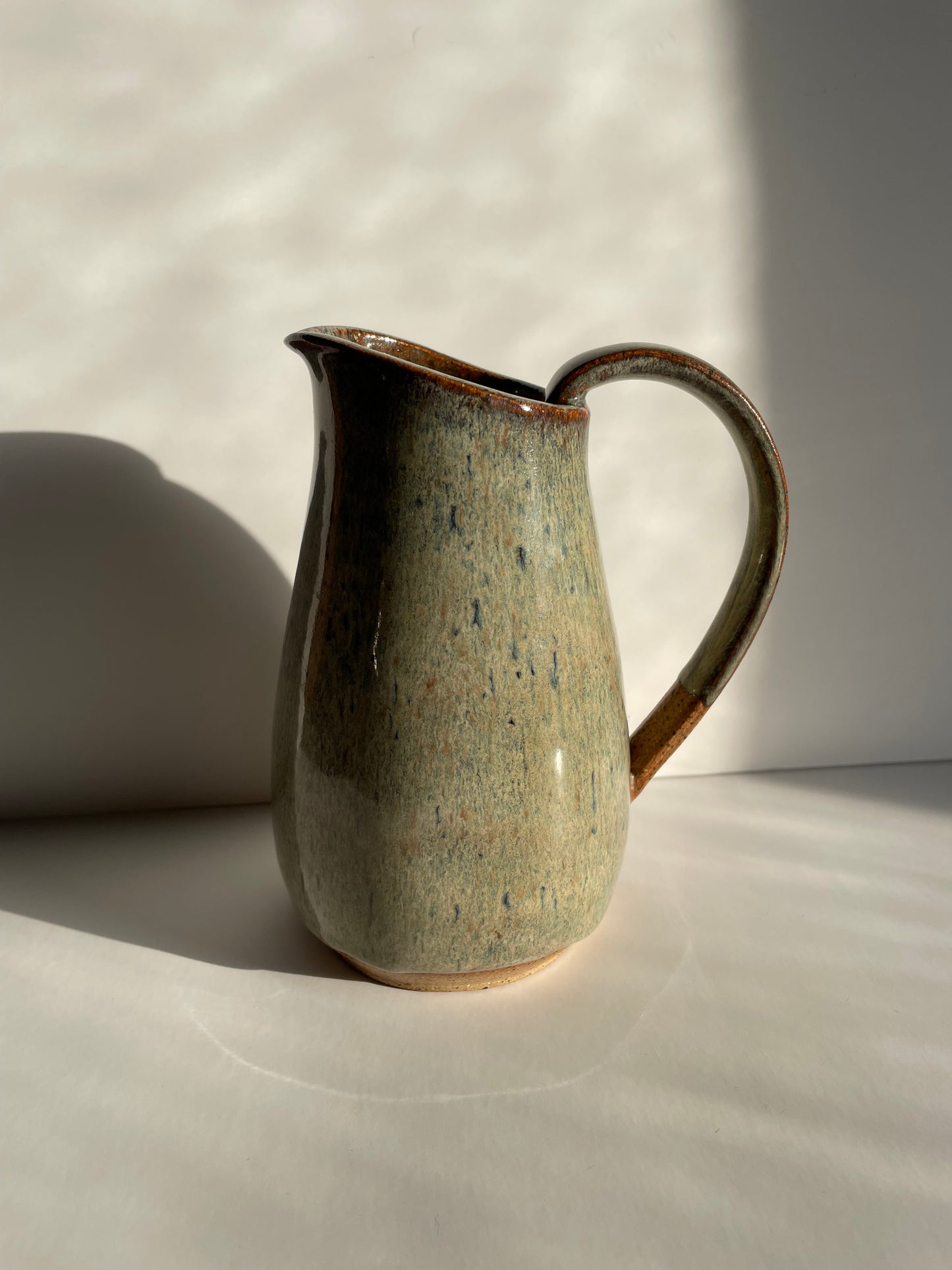 Medium pitcher