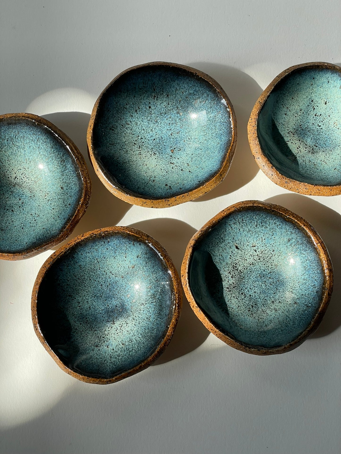 A. Little dishes (blue)